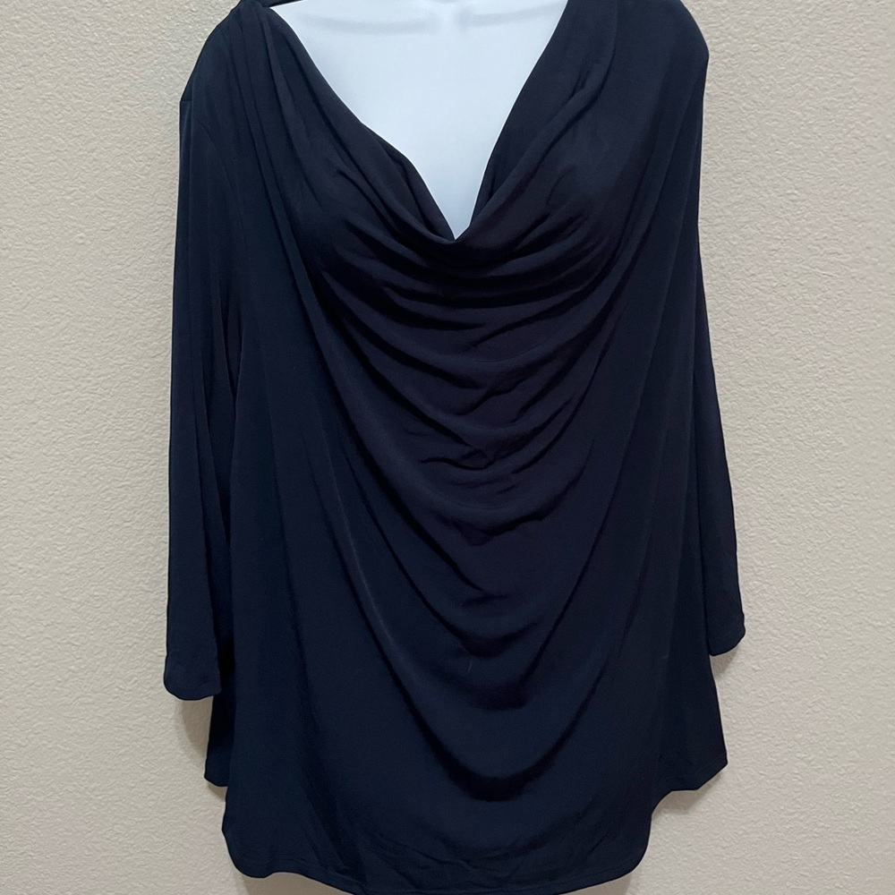 NWT. Crowl neck. 3X. Tahari in deep blue/navy.